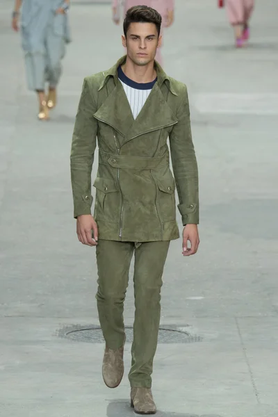Look 29
